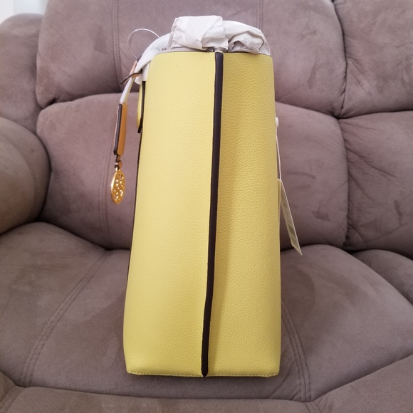 TORY BURCH PERRY TRIPLE COMPARTMENT TOTE - Picture 5 of 10